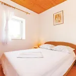 Beautiful Apartment In Jadranovo Jadranovo